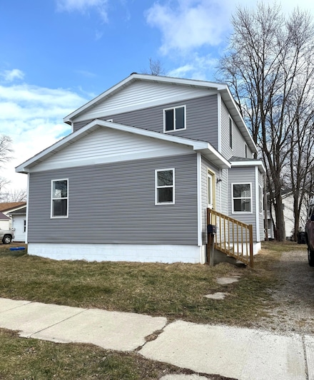 632 Spring St, Three Rivers, MI 49093