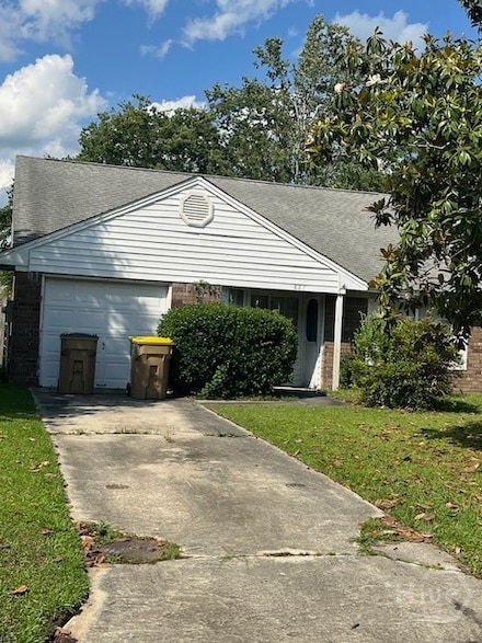 887 Piercefield Dr, Richmond Hill, GA 31324