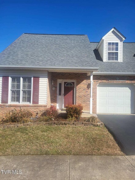 36 Cherokee Ridge Ct, Johnson City, TN 37604
