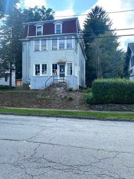 42 Alvarado Ave, Worcester, MA 01604