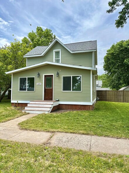 1109 Lynd St, Gowrie, IA 50543