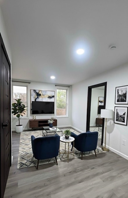 213 Woodward St Unit 3, Jersey City, NJ 07304