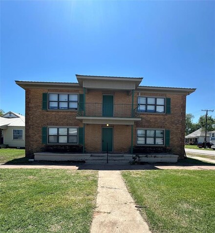 827 W Chickasha Ave, Chickasha, OK 73018