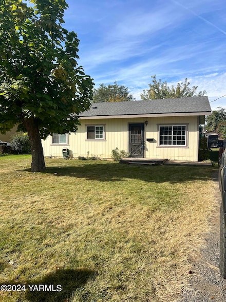 507 N Date St, Toppenish, WA 98948