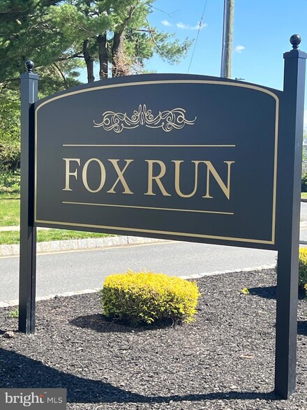 109 Benford Ln, Edgewater Park, NJ 08010