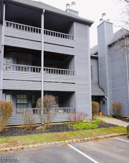 809 Woodhaven Dr, Edison, NJ 08817