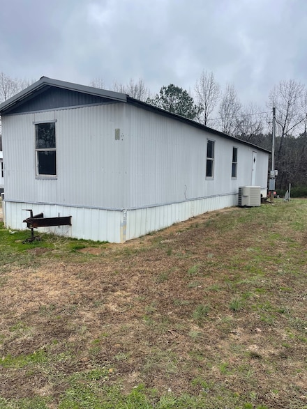 65 Fowler Cir, Hollow Rock, TN 38342