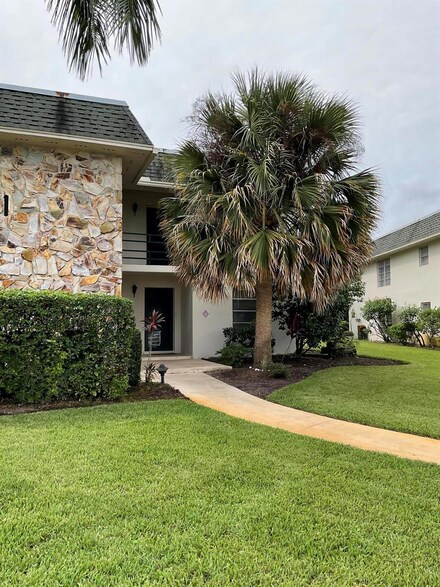 1900 S Kanner Hwy Unit 1-108, Stuart, FL 34994