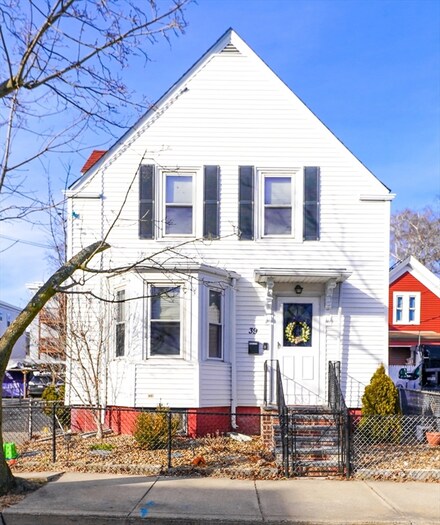 39 Norton St, Lynn, MA 01905