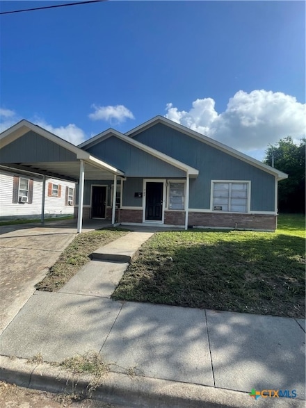 704 E 2nd St, Victoria, TX 77901
