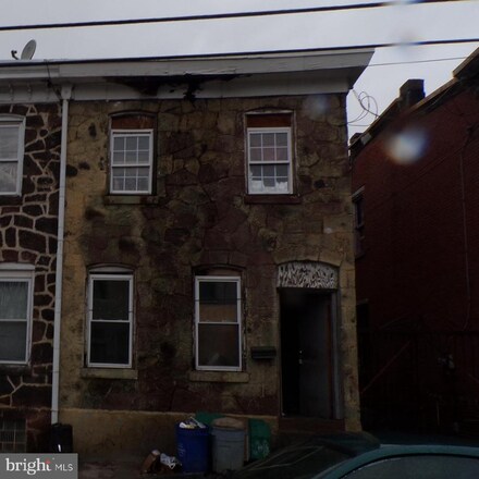 325 Mount Vernon St, Camden, NJ 08103