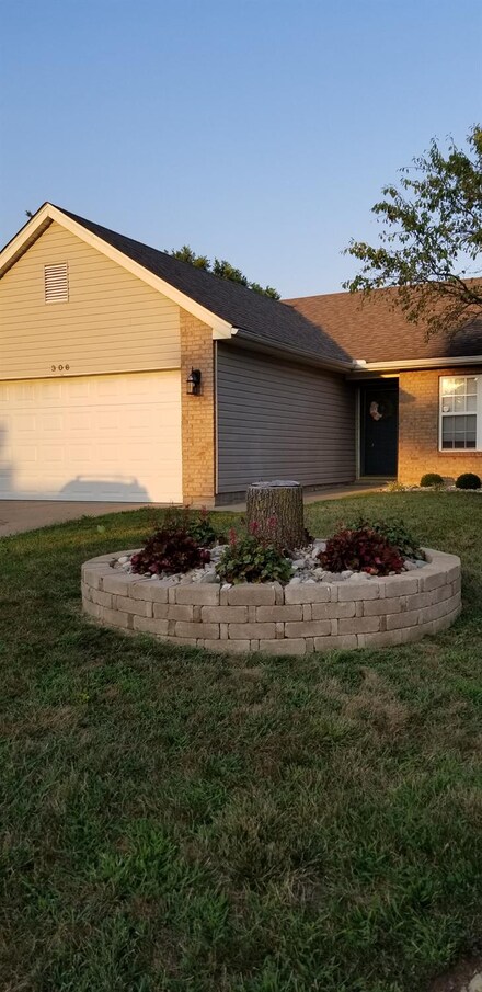 306 N Branch Dr, Trenton, OH 45067