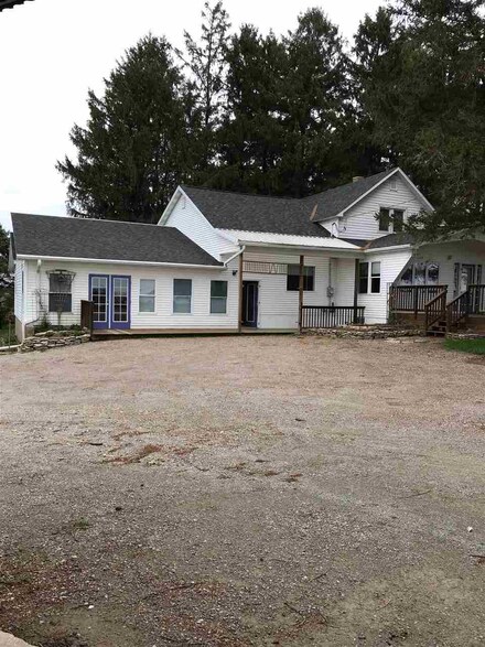 8521 County Rd N, Lancaster, WI 53813