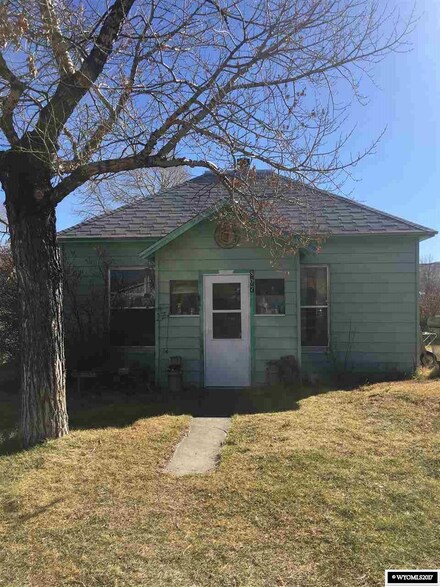 807 Heizer Ave, Encampment, WY 82325