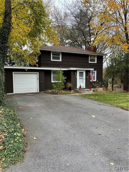 415 Hillsboro Pkwy, Syracuse, NY 13214
