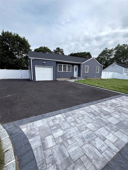 308 Hancock St, Brentwood, NY 11717