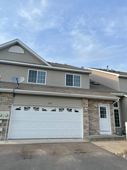 222 11th Ave S, Princeton, MN 55371