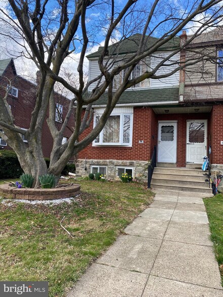 657 16th Ave, Prospect Park, PA 19076