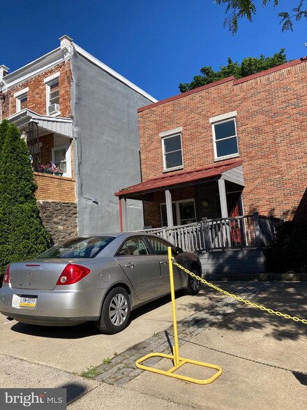 251 E Montana St, Philadelphia, PA 19119