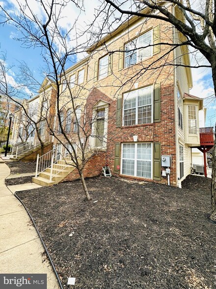 6031 Ricketts Walk, Alexandria, VA 22312