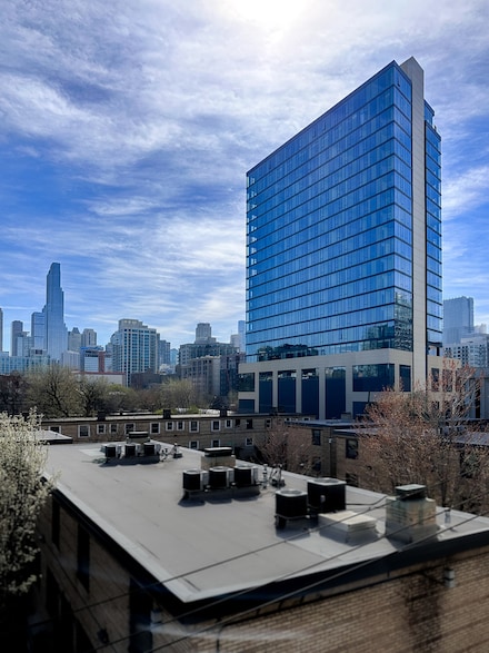 808 N Cleveland Ave Unit 1210, Chicago, IL 60610