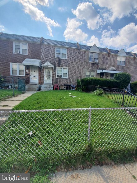 1136 Glen Avon Rd, Darby, PA 19023