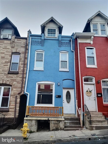 128 Pear St, Reading, PA 19601