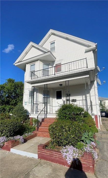 144 Greenwood St, Cranston, RI 02910