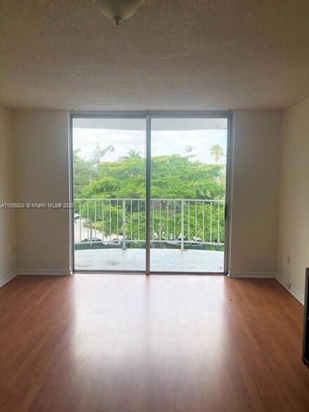 482 NW 165th St Unit A405, Miami, FL 33169