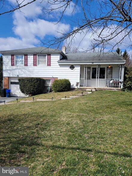 32 Sharon Rd, Enola, PA 17025