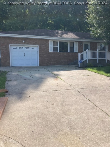 2948 Meadowbrook Dr, Point Pleasant, WV 25550