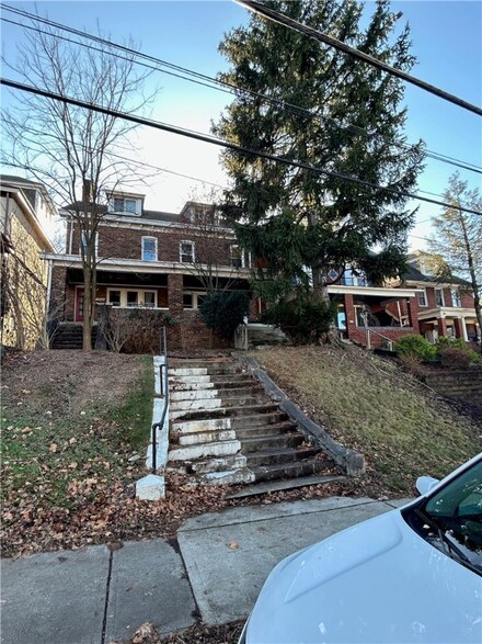 5620 Darlington Rd, Pittsburgh, PA 15217