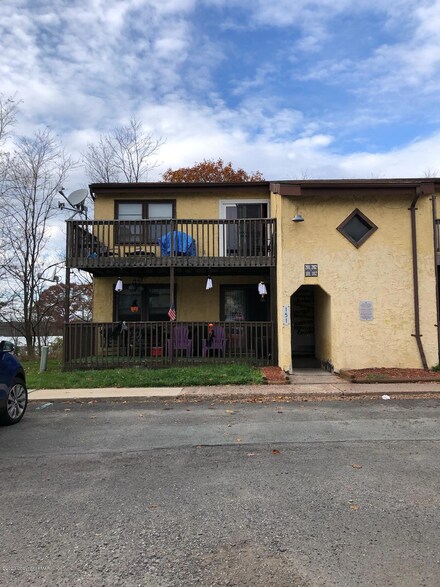 151 Snowshoe Ct Unit 201, Mount Pocono, PA 18344