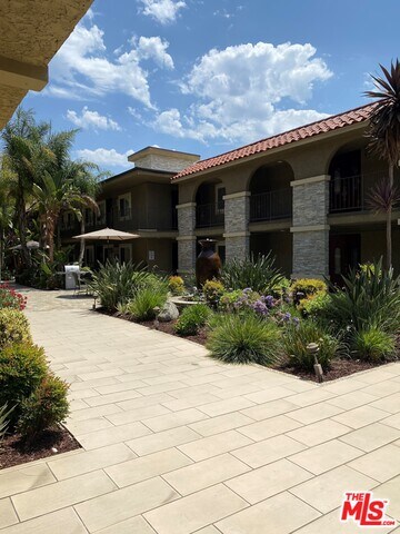 3220 Altura Ave Unit 330, Glendale, CA 91214