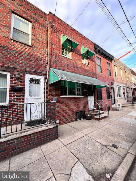 811 Pierce St, Philadelphia, PA 19148