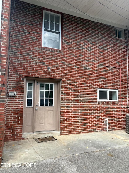 926 Kingston Ave Unit 1, Rockwood, TN 37854