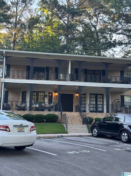 851 Vestavia Villa Ct Unit D, Vestavia, AL 35226