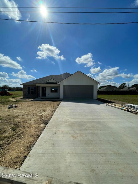 217 Quail Loop, Ville Platte, LA 70586