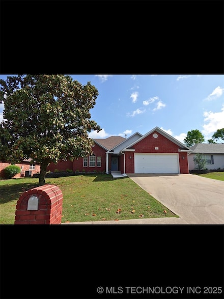 208 Greentree Dr, Tahlequah, OK 74464