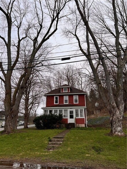 6021 Whitings Corners Rd, Newark, NY 14513
