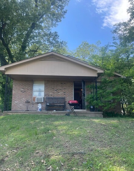 1679 Ragan St, Memphis, TN 38106