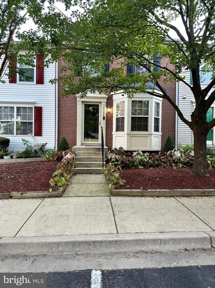 5504 Stoney Meadows Dr, District Heights, MD 20747