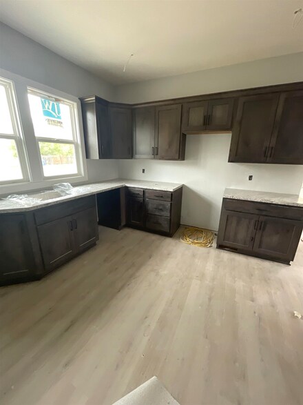 2011 Walnut St, Hays, KS 67601