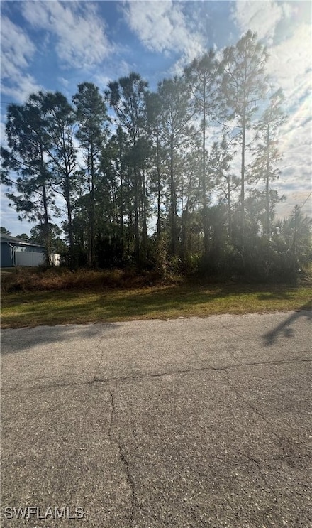 8055 Sandalwood Cir, Labelle, FL 33935