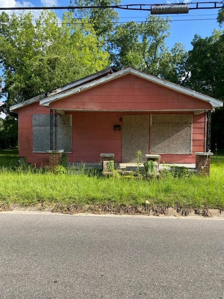 1268 E Burdeshaw St, Dothan, AL 36303