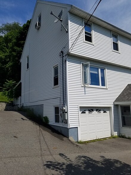 53 Ferry Rd, Haverhill, MA 01835
