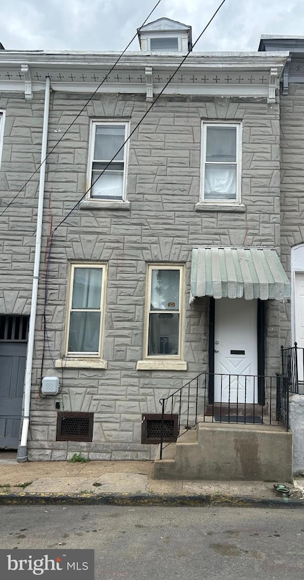 42 Orange St, Reading, PA 19602