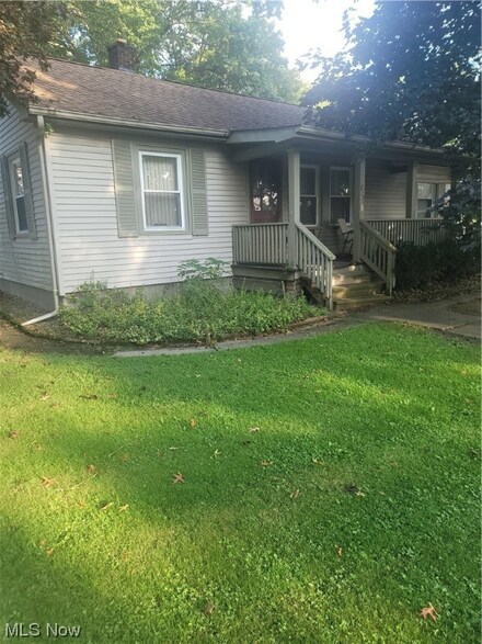 813 Lafayette Ave, Niles, OH 44446