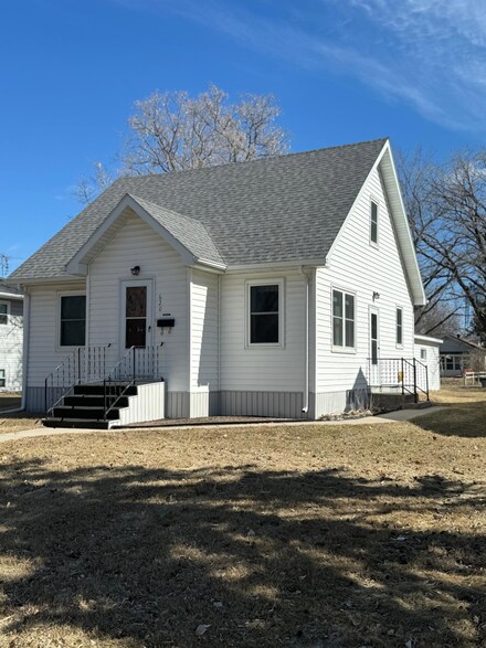 620 Kendall Ave S, Thief River Falls, MN 56701