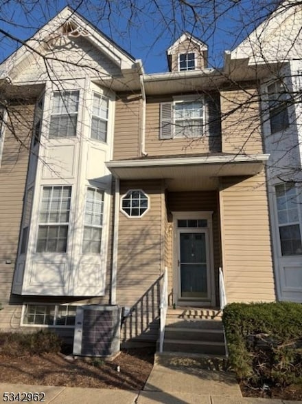 4 Clearbrook Ln, Flemington, NJ 08822